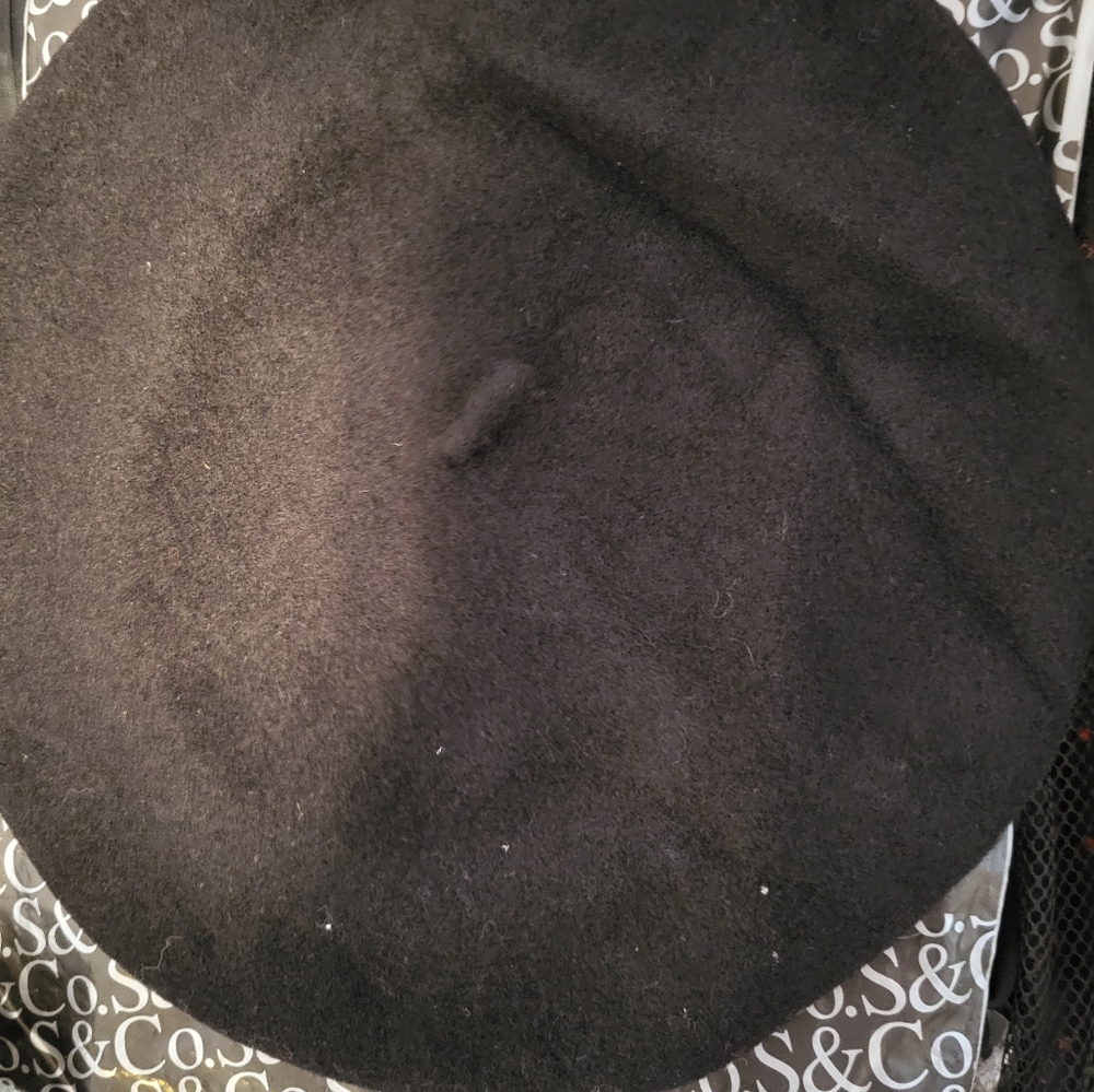 Black Beret hat